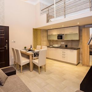 Appartement à 2 Chambres à Coucher