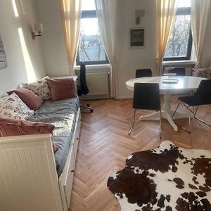 Appartement à 2 Chambres à Coucher