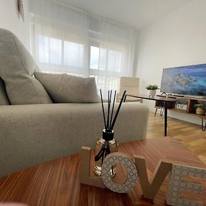 Appartement à 2 Chambres à Coucher
