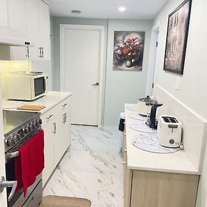 Arbutus Violet Room