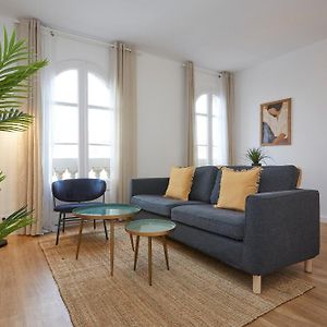 Appartement à 3 Chambres à Coucher