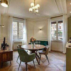 Appartement à 2 Chambres à Coucher