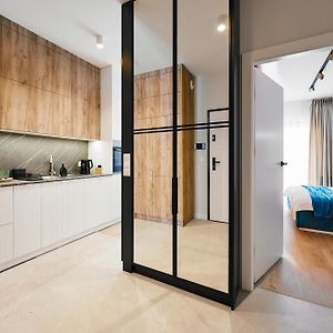 Golden Dreams Luxury Apartments 21