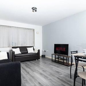 Central Liverpool Gem 3 Bedroom House Private Parking