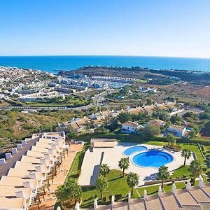 Fantastic Townhouse With Pool And Sea Views