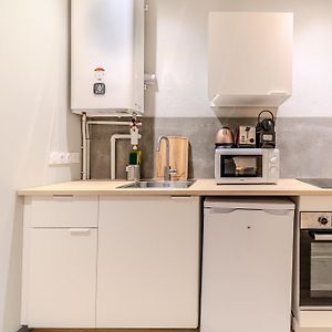 Charming 1-Bedroom Apartment Across From Halles Paul Bocuse & Part-Dieu