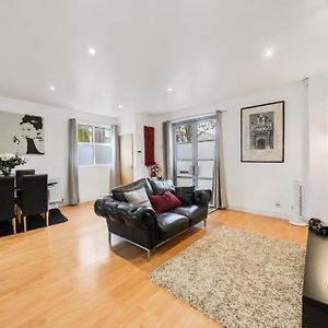 Appartement à 2 Chambres à Coucher