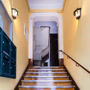 Appartement de Luxe à 4 Chambres à Coucher au Deuxième Étage