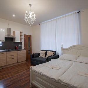 Cozy Homestay At Andel Prague