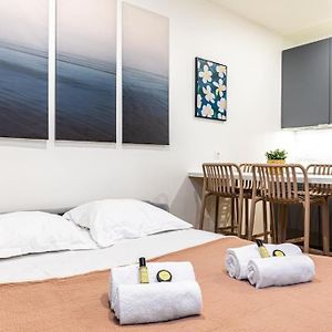 Appartement Moderne Pour 4 Proche Arc De Triomphe