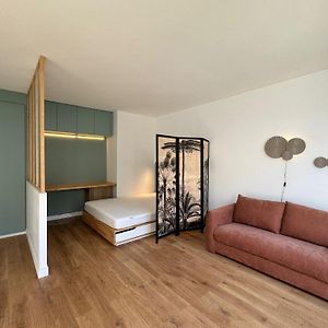 Studio Lit King-Size