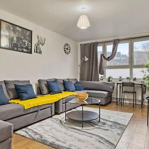 Appartement à 2 Chambres à Coucher