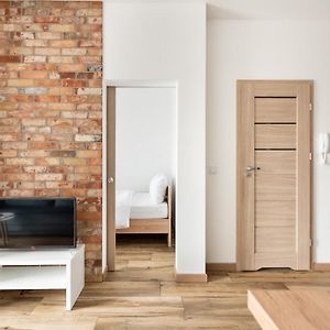 Wola Homely Apartment #106