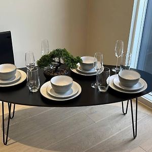 Spacious 2 Bed Modern Apartment