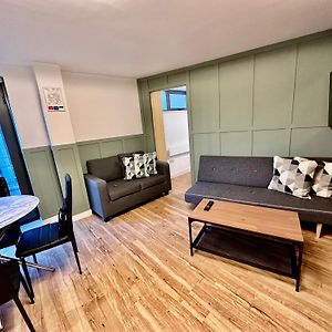 Appartement à 2 Chambres à Coucher