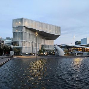 Modern 3Bed Room Sea View Apartment @ Oslo Barcode