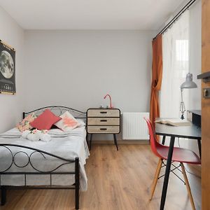 Appartement à 3 Chambres à Coucher