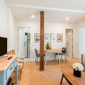 1 Bedroom 1 Bathroom Furnished - Malasana - Modern In Downtown Area - Mintystay