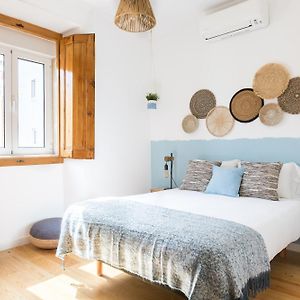 Feel Home in this Stunning Renovated Nest in Graça