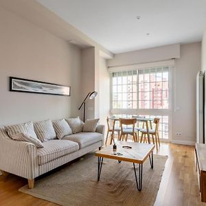 Bright With Views - 2Bd 1Bth- Av America