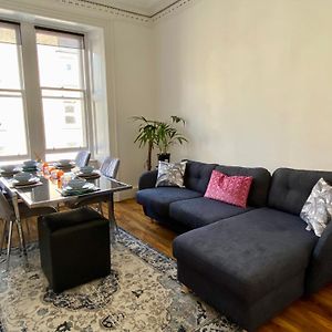 Appartement à 2 Chambres à Coucher