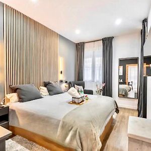 Luxury And Elegant Apartment Madrid