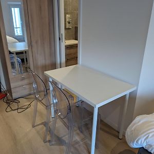 Studio Lit King-Size
