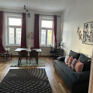 Appartement à 2 Chambres à Coucher