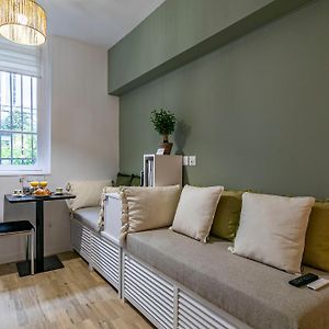 Design And Quiet Studio On Wooded Courtyard !