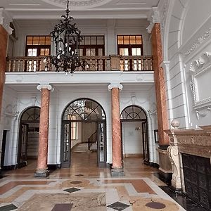 Appartement à 3 Chambres à Coucher