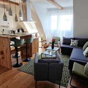 Appartement à 3 Chambres à Coucher