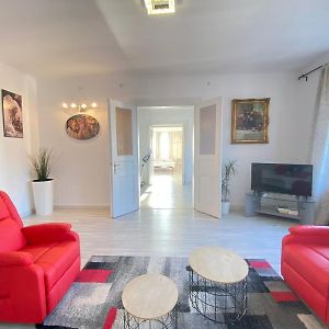 Appartement à 2 Chambres à Coucher