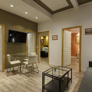 Appartement à 2 Chambres à Coucher