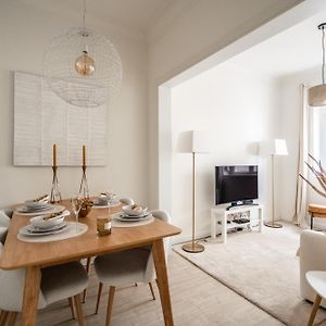 Appartement à 2 Chambres à Coucher