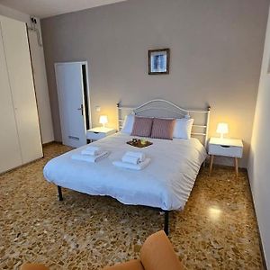 Monticelli Apt - 6 Posti Letto