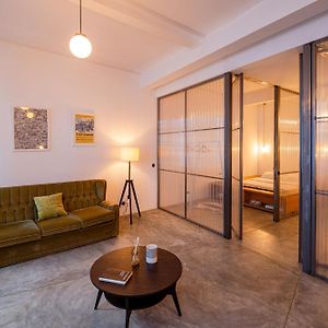 Appartement à 2 Chambres à Coucher