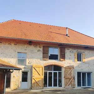 Au Coin Du Chemin