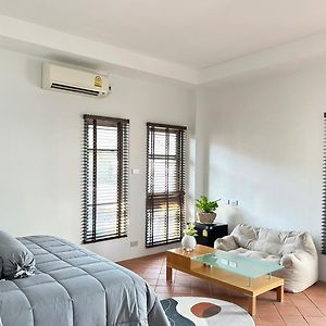 After-Grad Poshtel