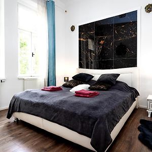 Emperors Elegance Suite
