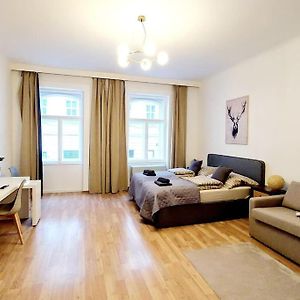 Appartement à 3 Chambres à Coucher