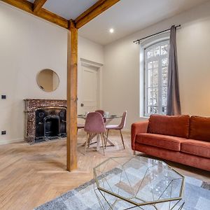 Appartement à 2 Chambres à Coucher