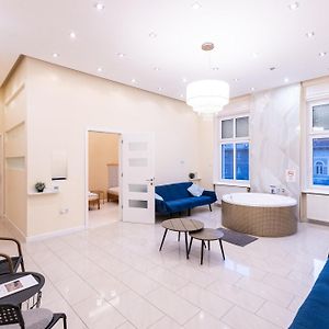 Appartement à 3 Chambres à Coucher