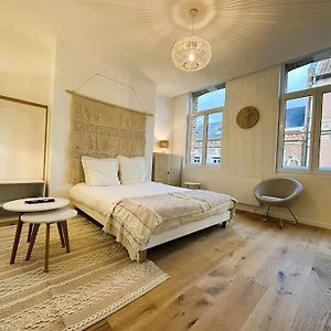 Spacious & Luxuary Studio