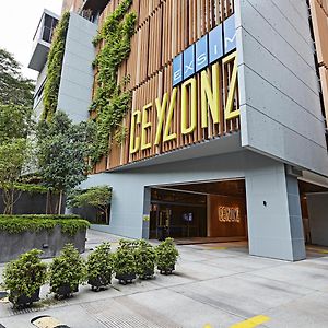 Ceylonz Suites By Plush