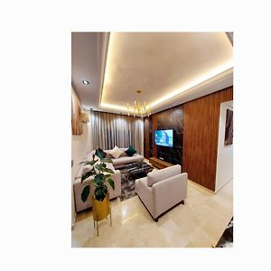 Modern Apartment Opposite The Hassan2 Mosque, Very Well Equipped And Stylish, 85 M2 With Gym And Direct Sea View With Underground Garage , Prohibits Unmarried Couples Of Arab Origin