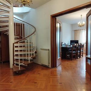 Appartement à 3 Chambres à Coucher