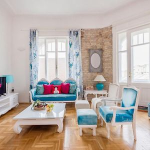 Appartement à 3 Chambres à Coucher
