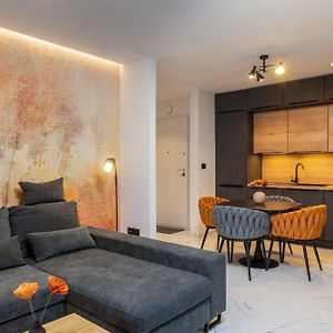 Brand New*City Centre Apart. Kirby