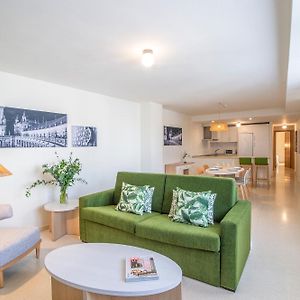 Appartement à 2 Chambres à Coucher