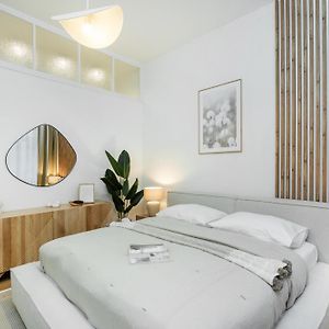 Cozy Wenceslas Square 700M Apartment, Prague